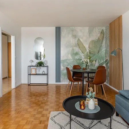 Apartment Majdanska By Mia Warschau