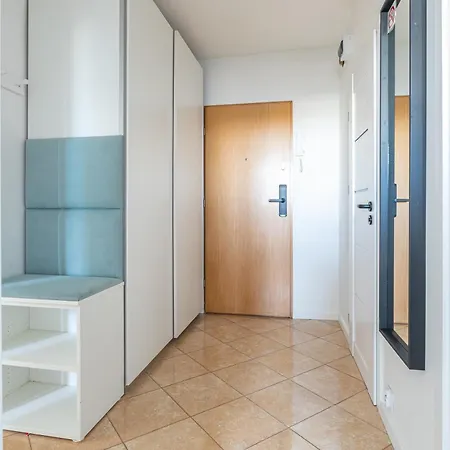 Apartment Majdanska By Mia Warschau